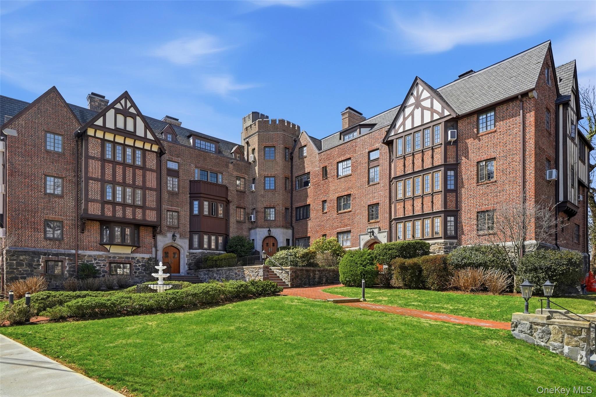 6 Davis Avenue Unit: C-22
