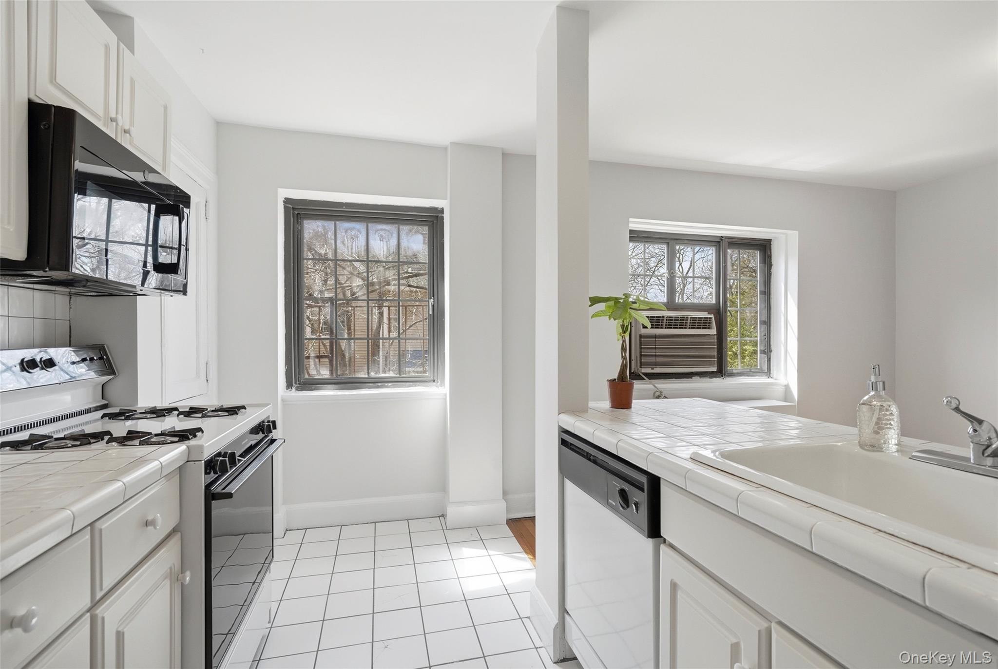 6 Davis Avenue Unit: C-22