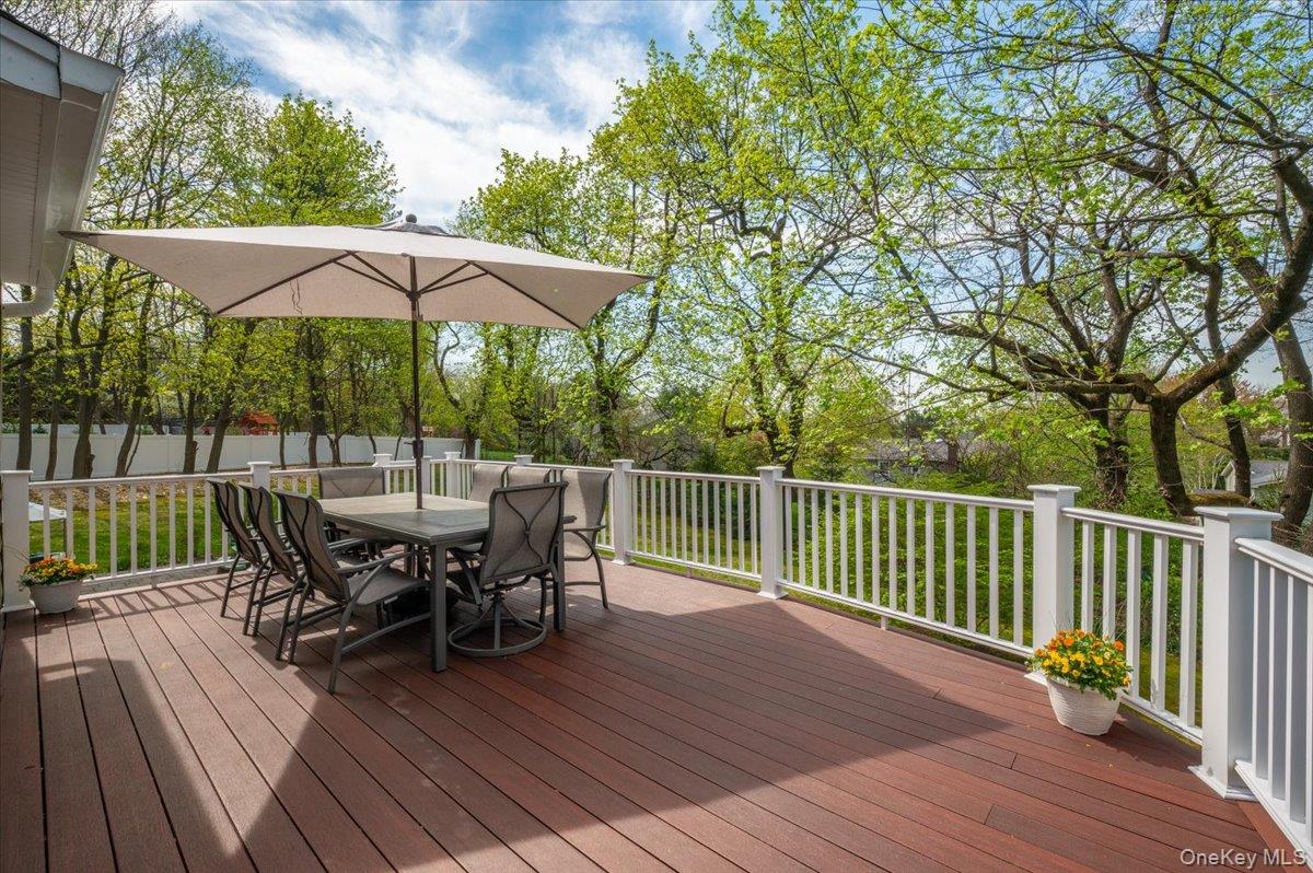 8 Fairlawn Parkway