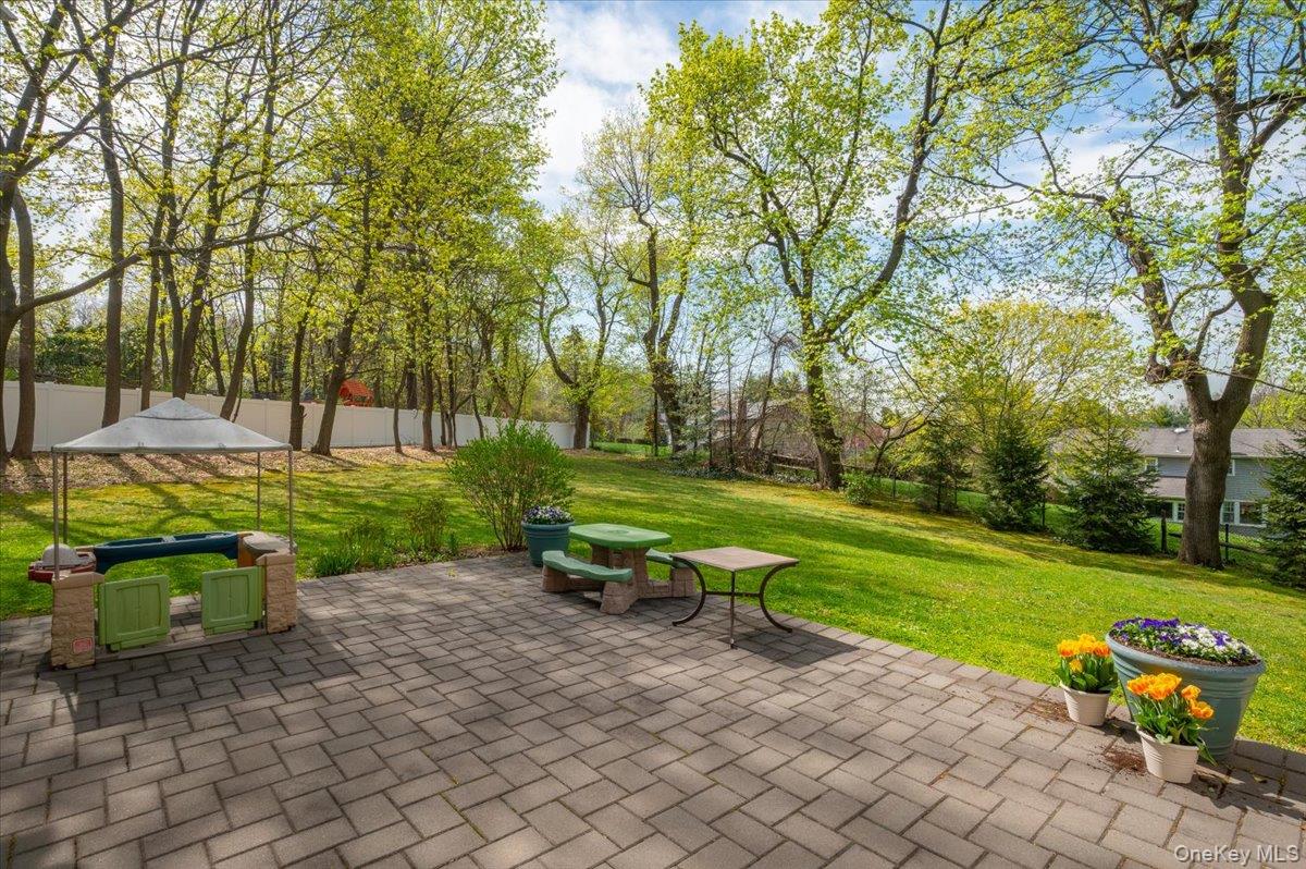 8 Fairlawn Parkway