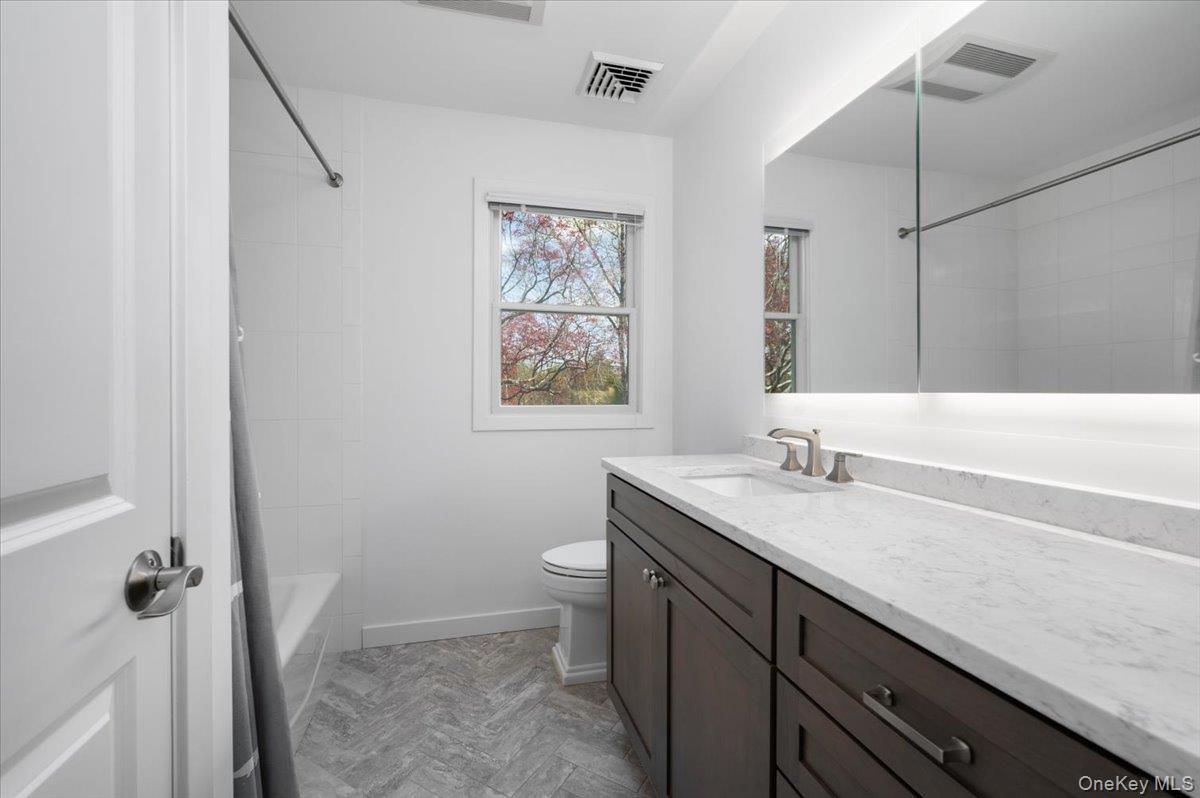 8 Fairlawn Parkway