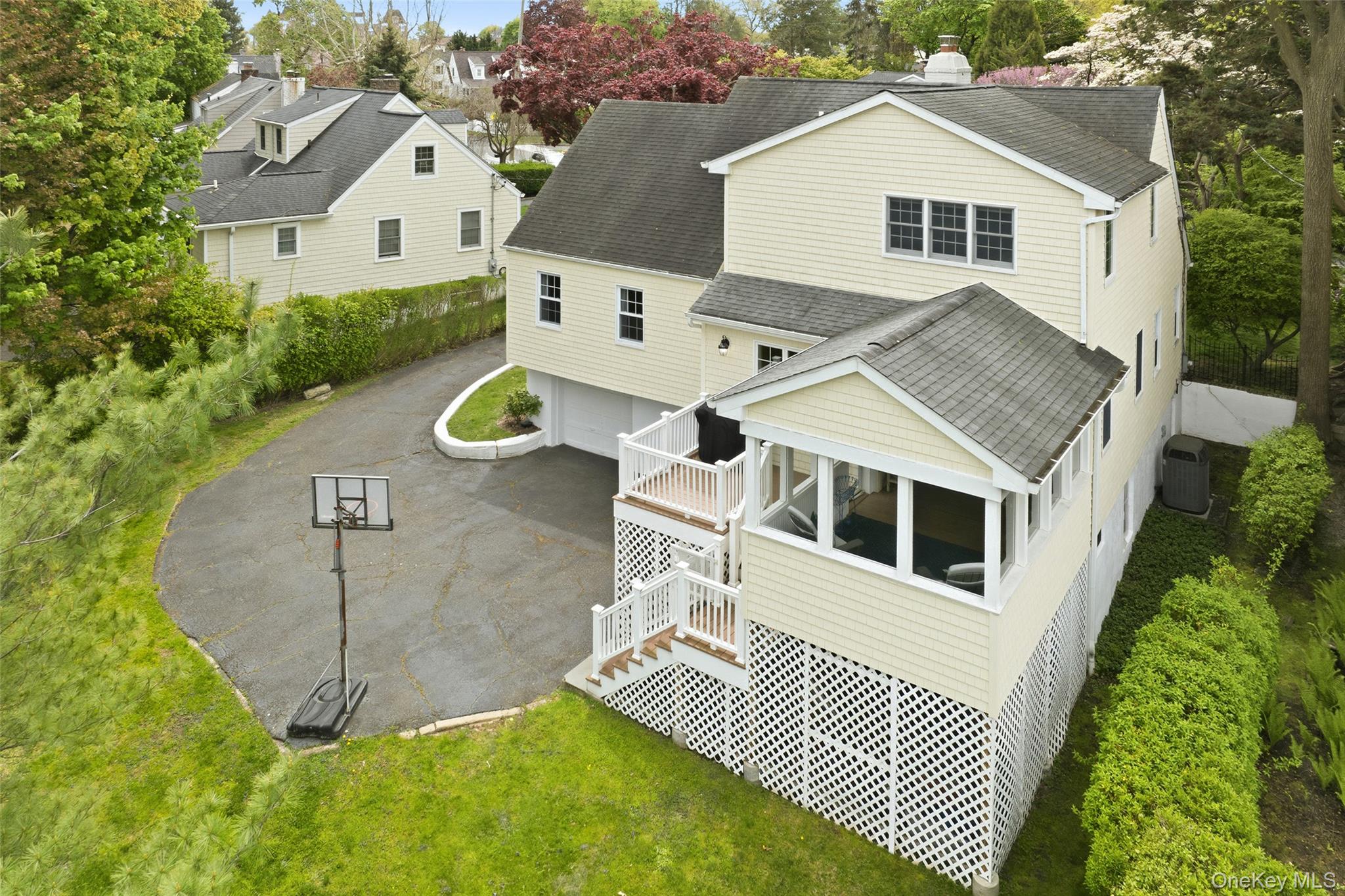 325 Frank Avenue