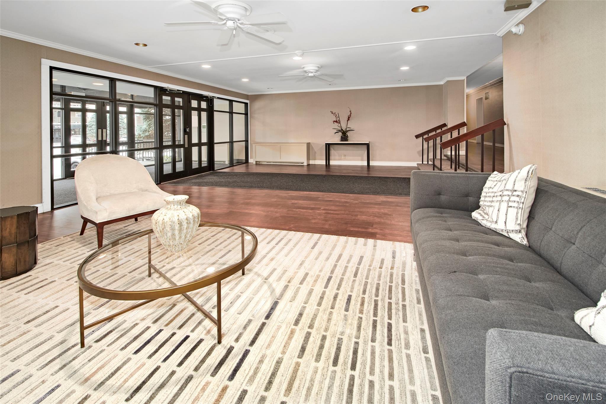 480 Halstead Avenue Unit: 4V