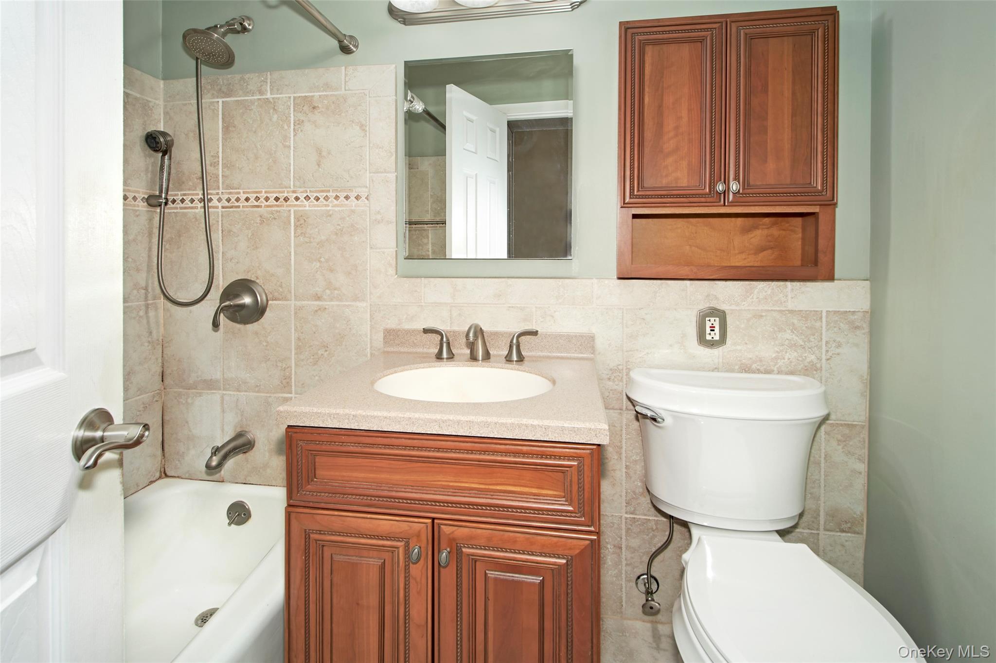 480 Halstead Avenue Unit: 4V