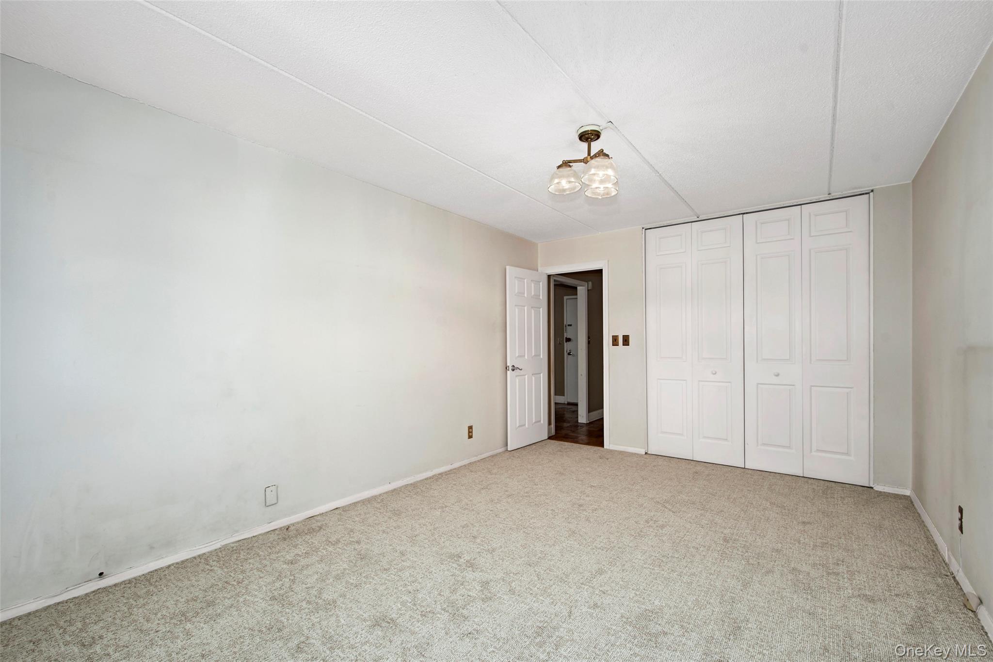 480 Halstead Avenue Unit: 4V