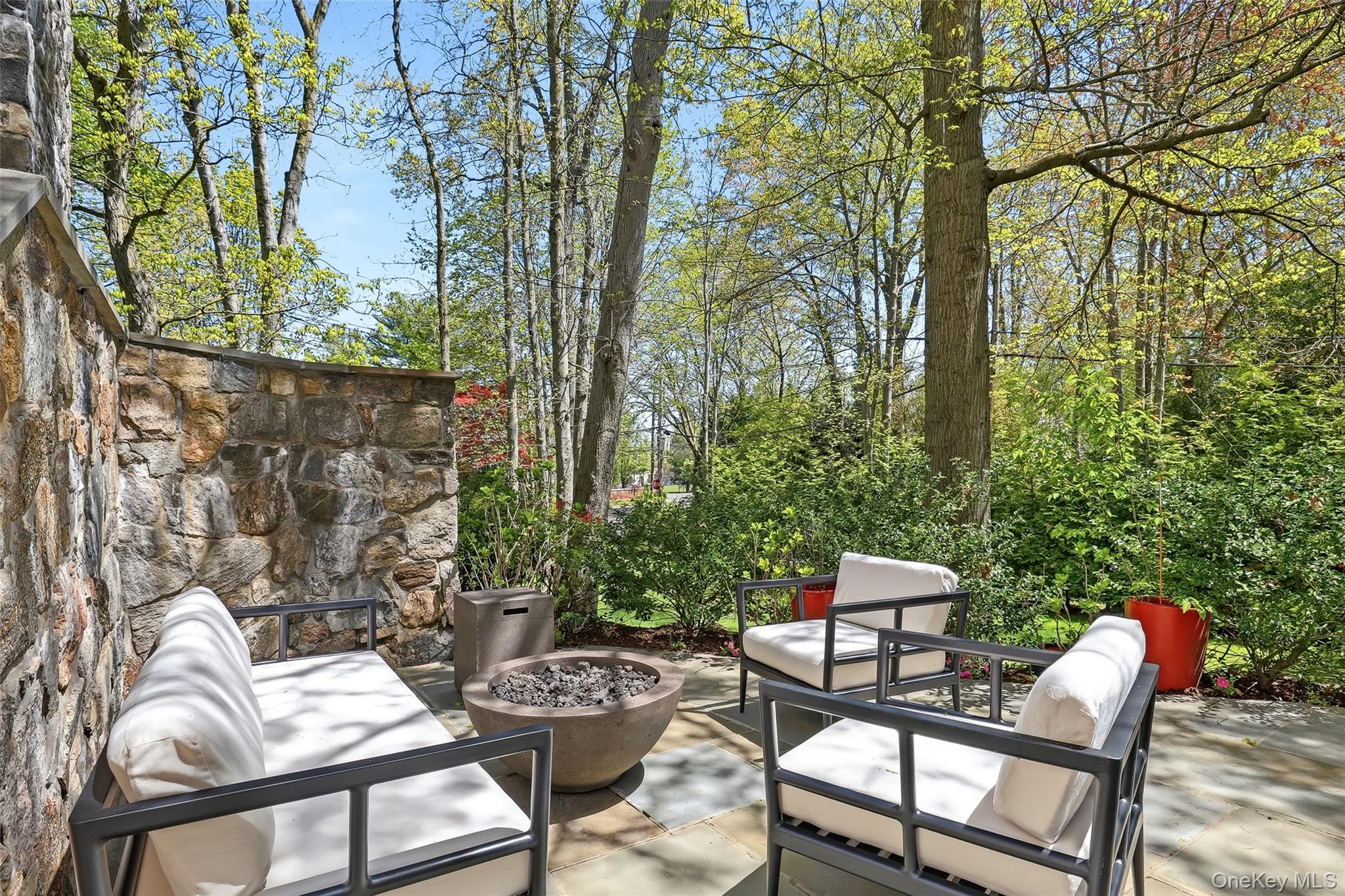 138 Oakland Beach Avenue