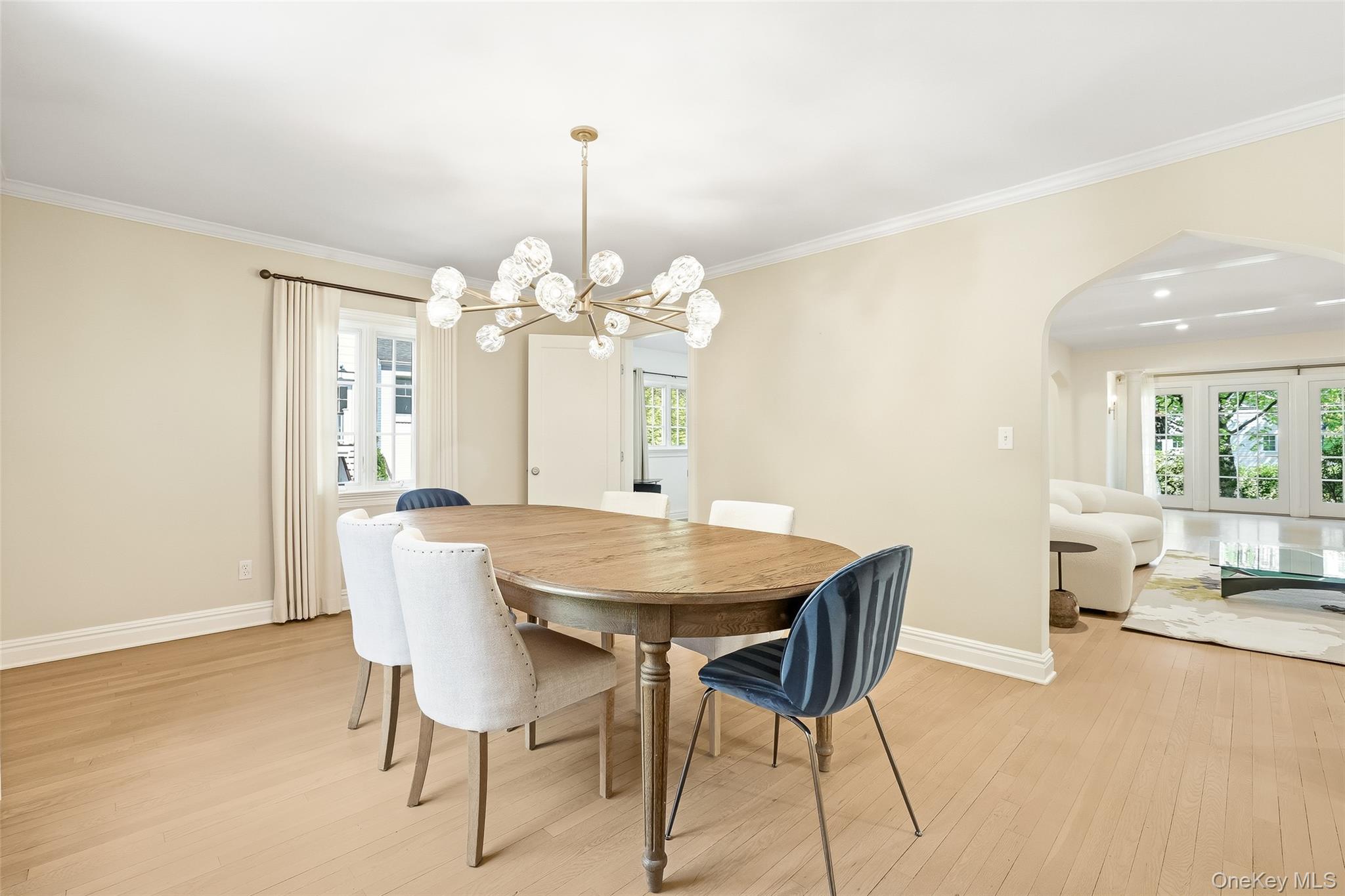 138 Oakland Beach Avenue