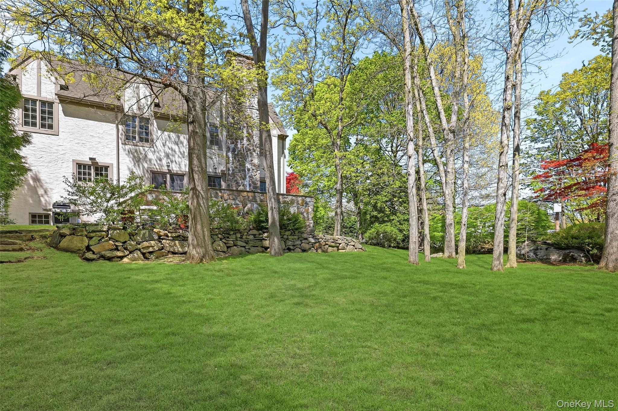 138 Oakland Beach Avenue