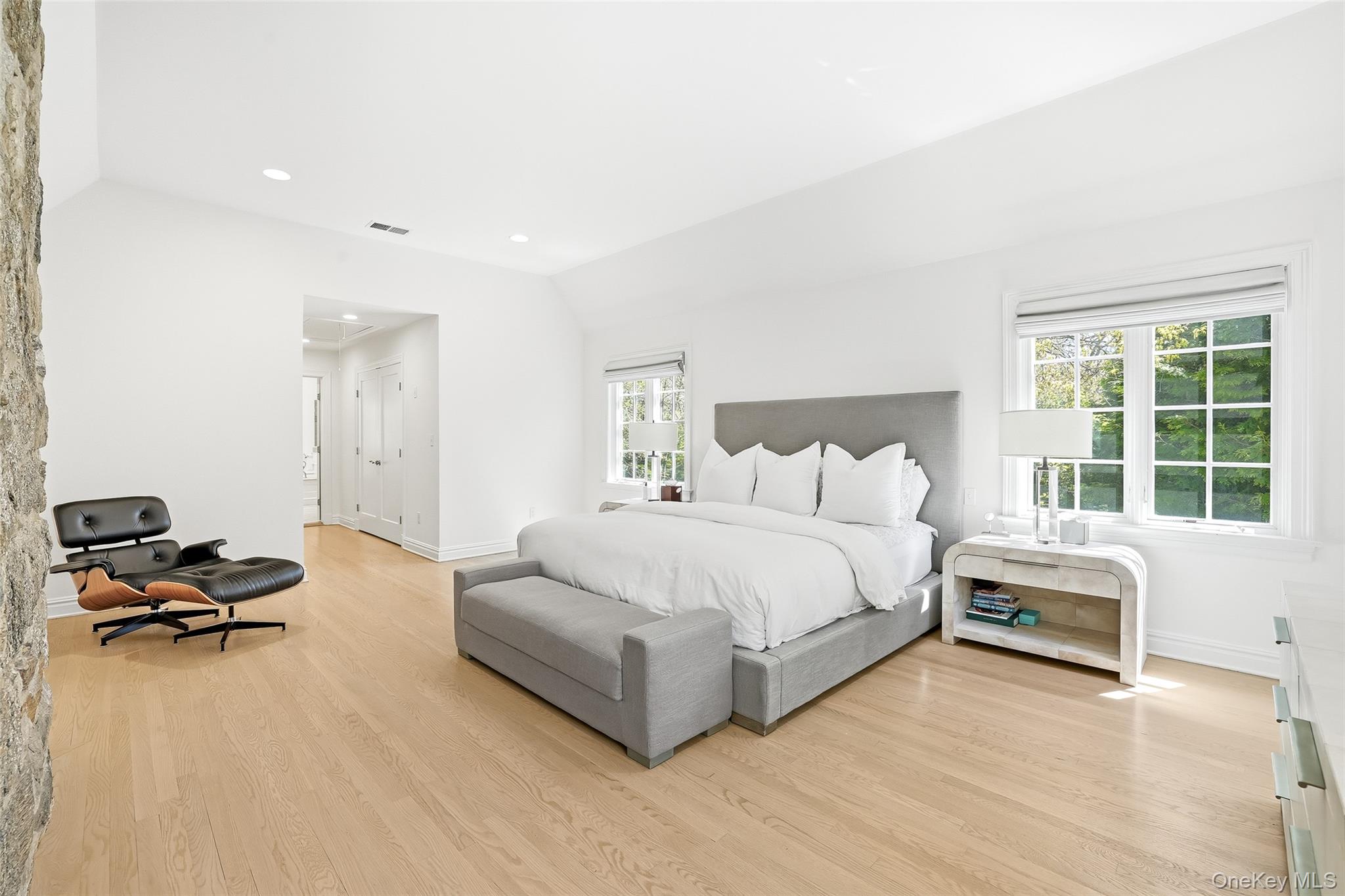 138 Oakland Beach Avenue