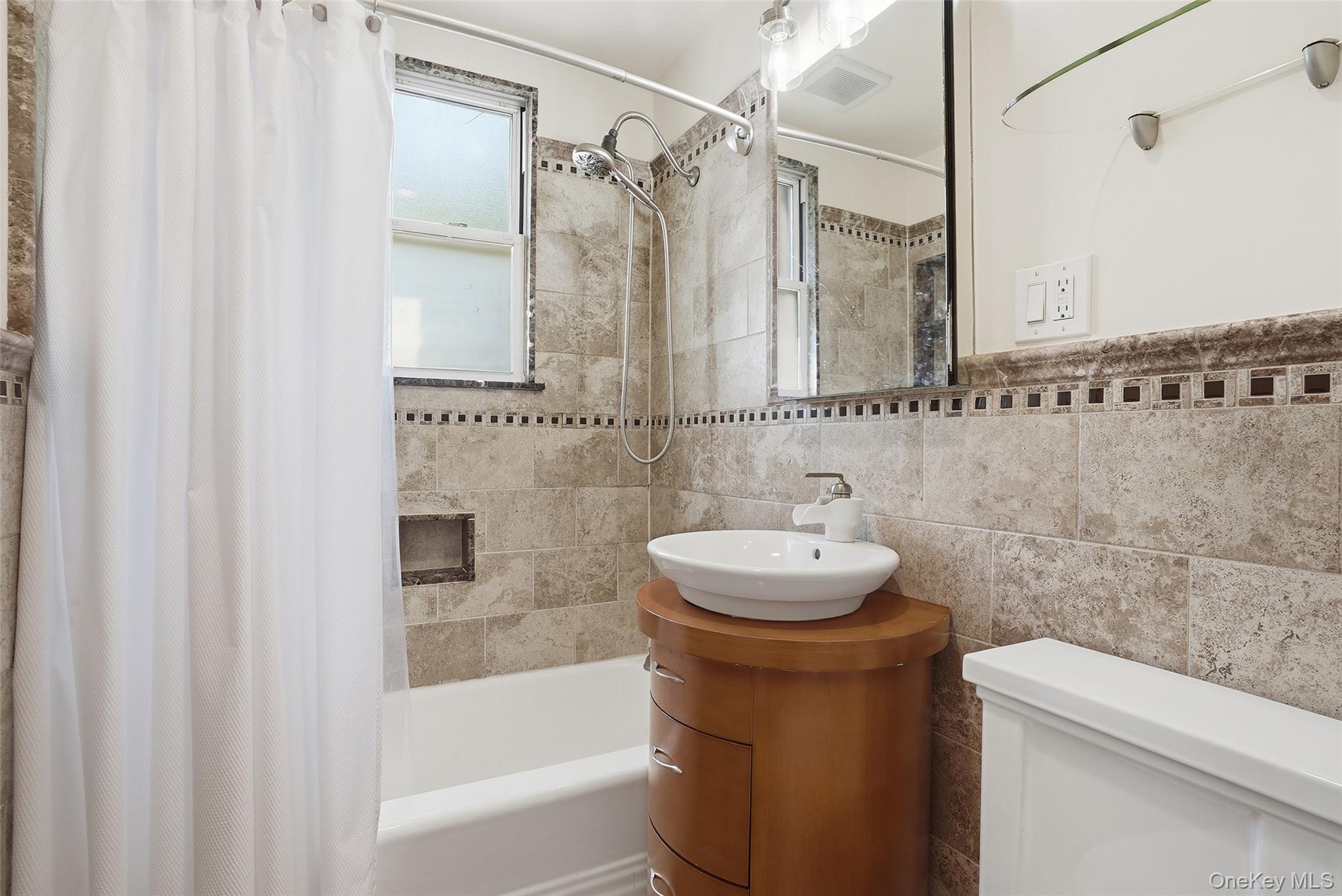324 Palmer Terrace Unit: 1A