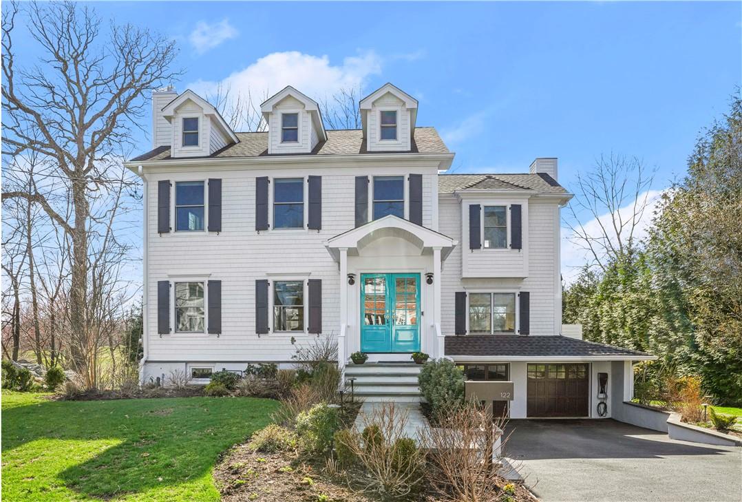 122 Soundview Avenue
