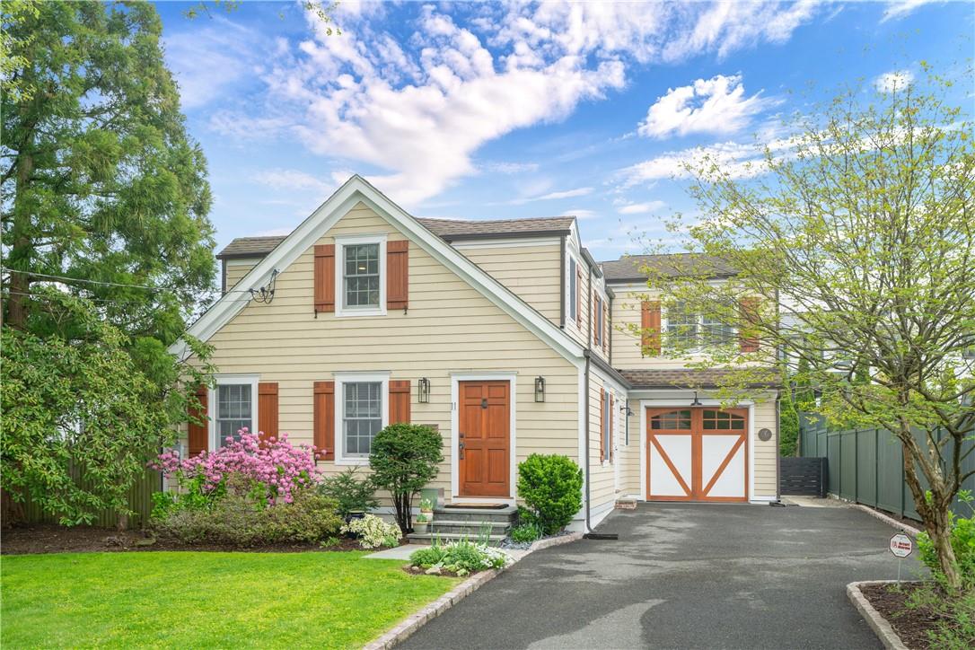 11 Hayward Place