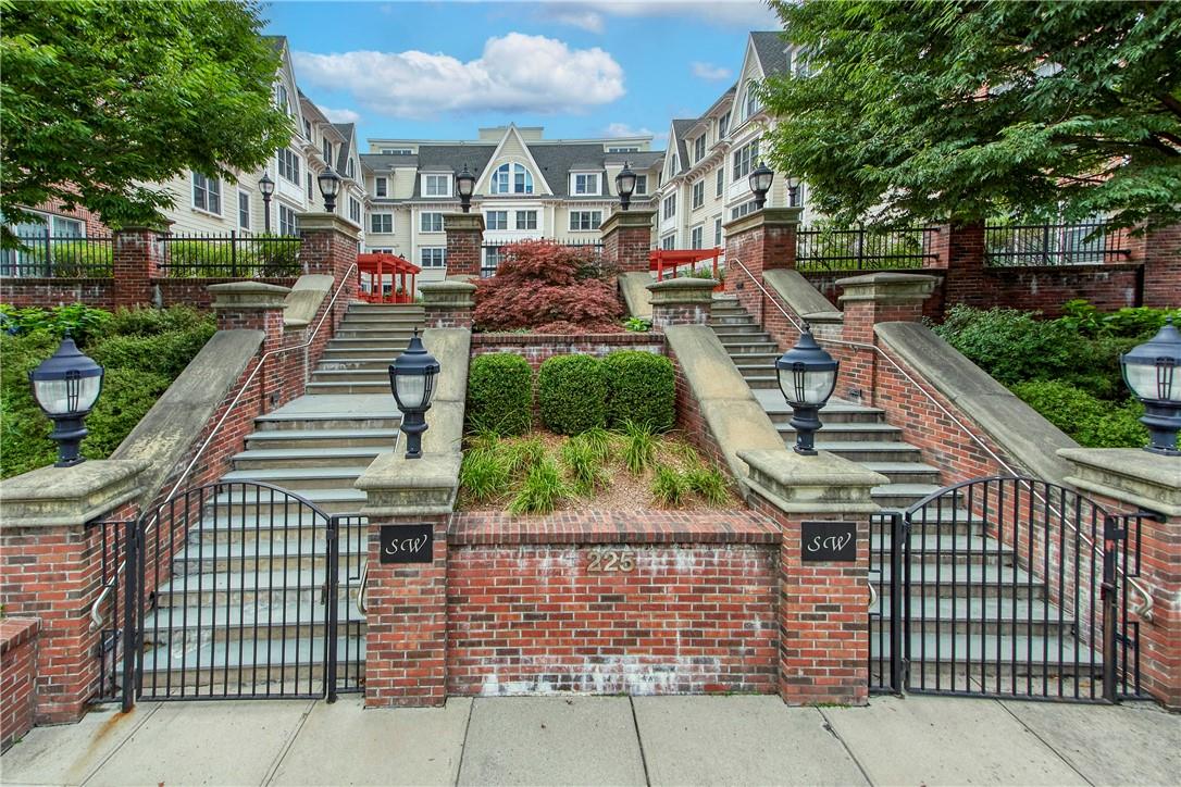 225 Stanley Avenue Unit: 314