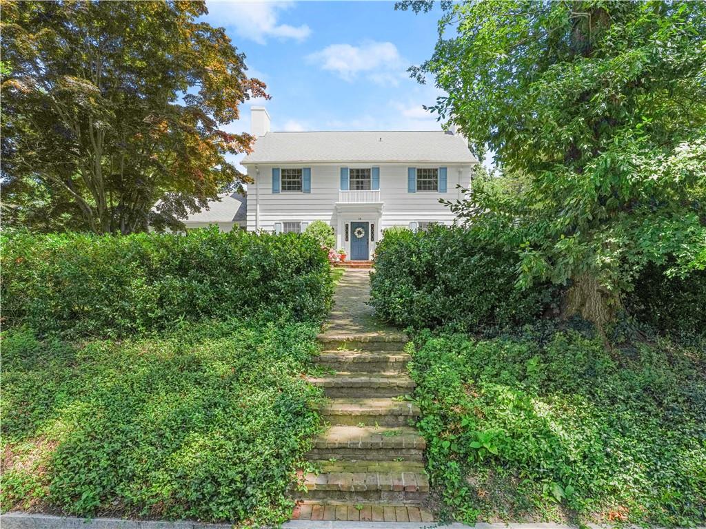 18 Macy Avenue