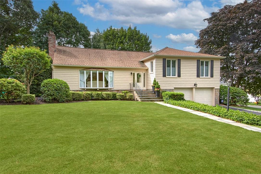 3 Essex Way