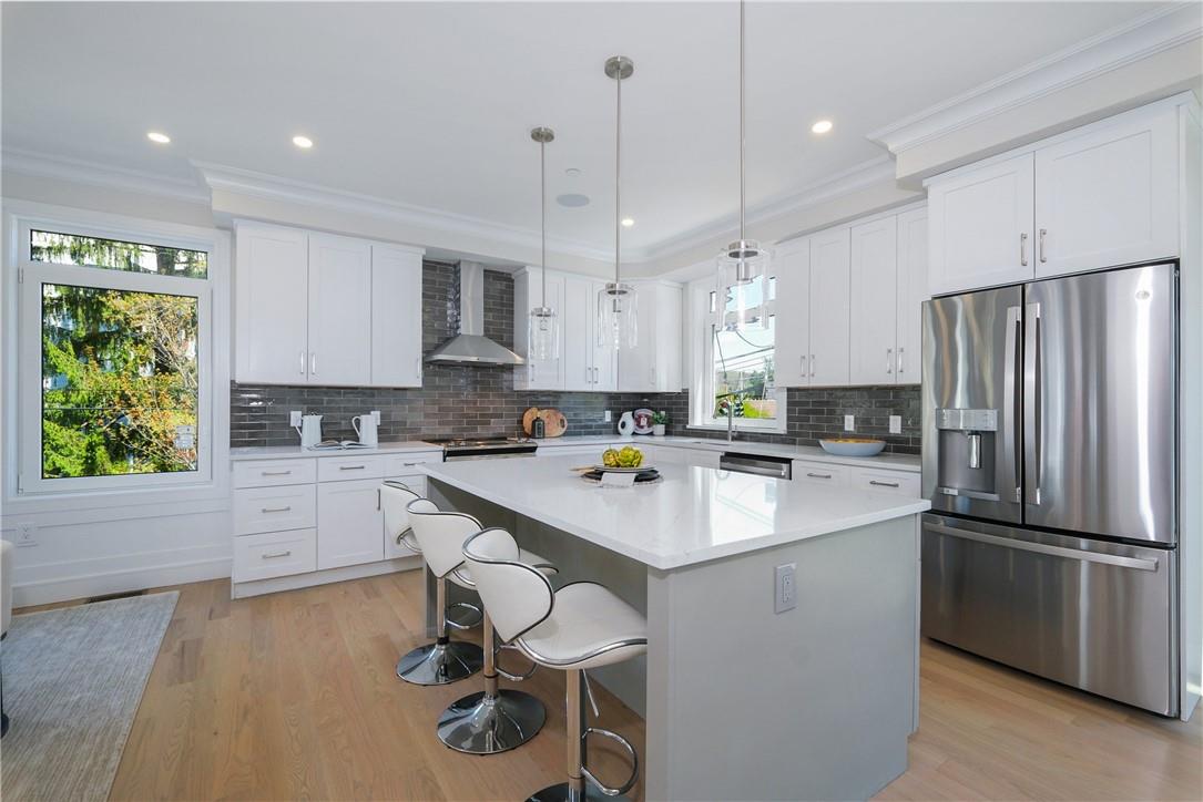 49 Holland Avenue Unit: 4