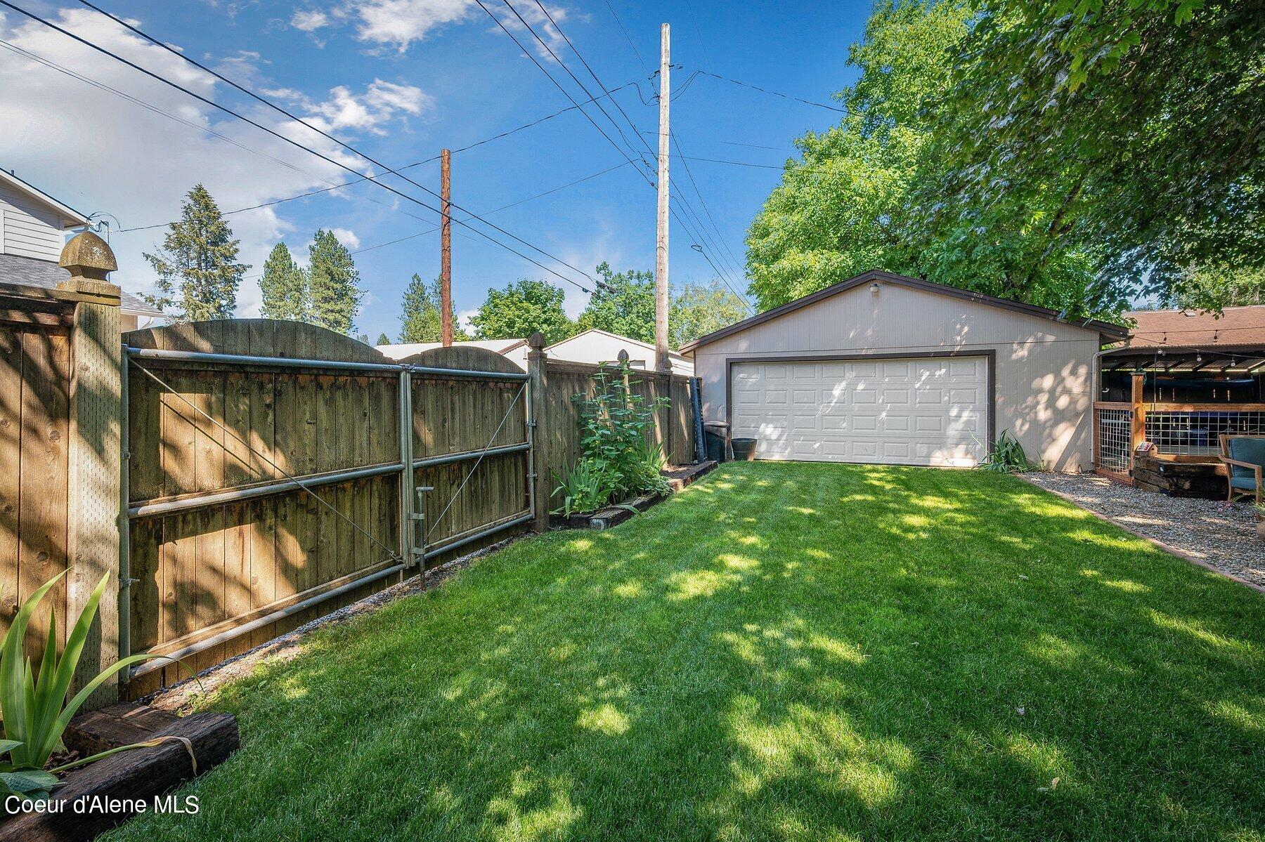 2011 E LAKESIDE AVE, Coeur d'Alene