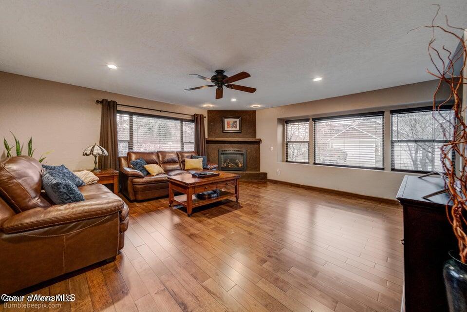 571 E CHESAPEAKE CT