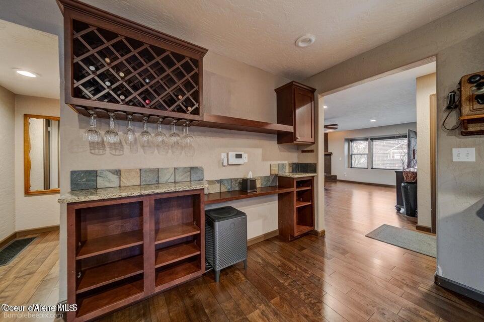 571 E CHESAPEAKE CT
