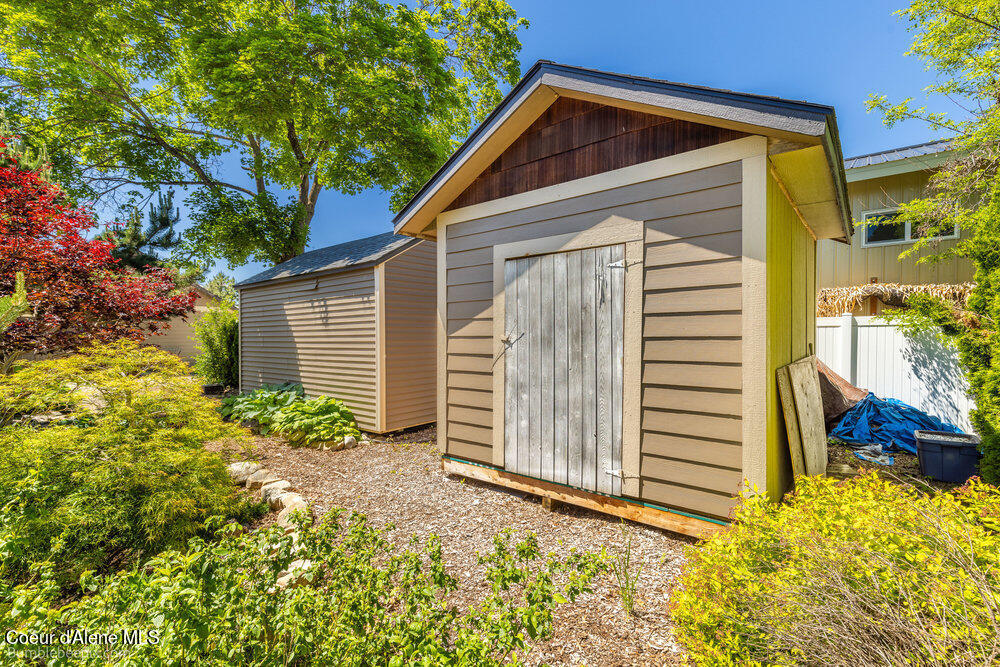 571 E CHESAPEAKE CT