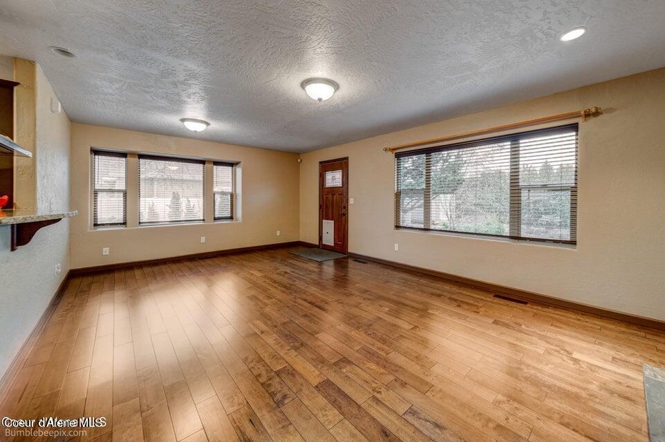 571 E CHESAPEAKE CT
