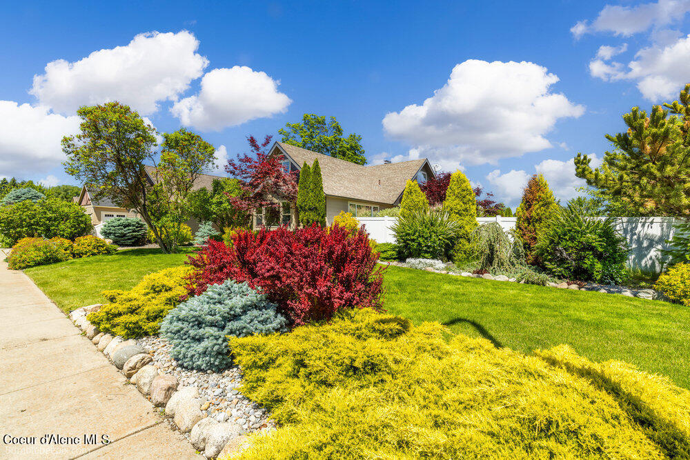 571 E CHESAPEAKE CT
