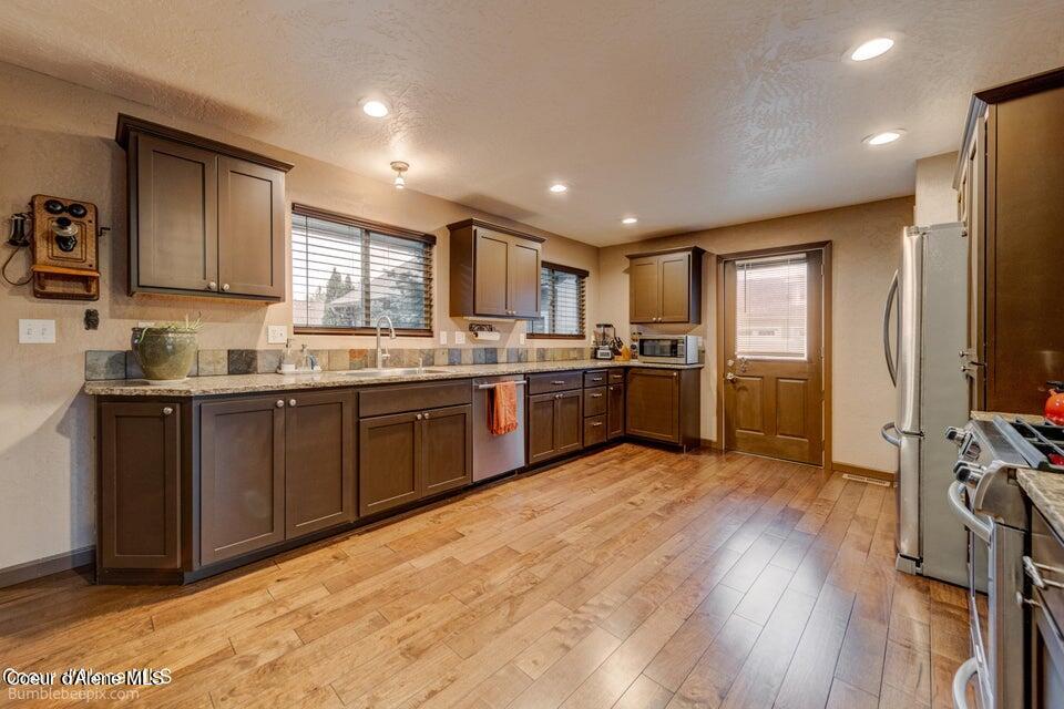 571 E CHESAPEAKE CT