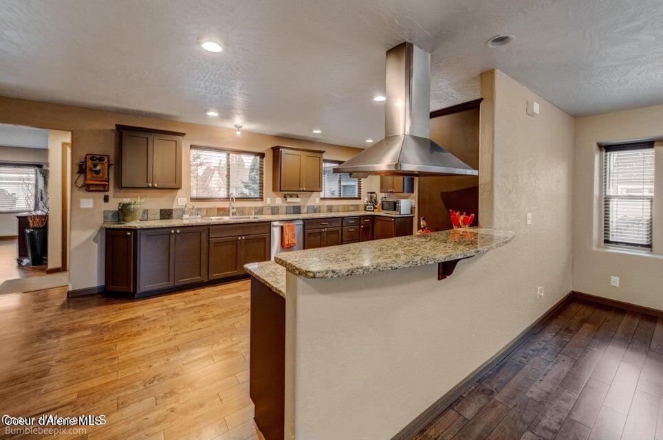 571 E CHESAPEAKE CT