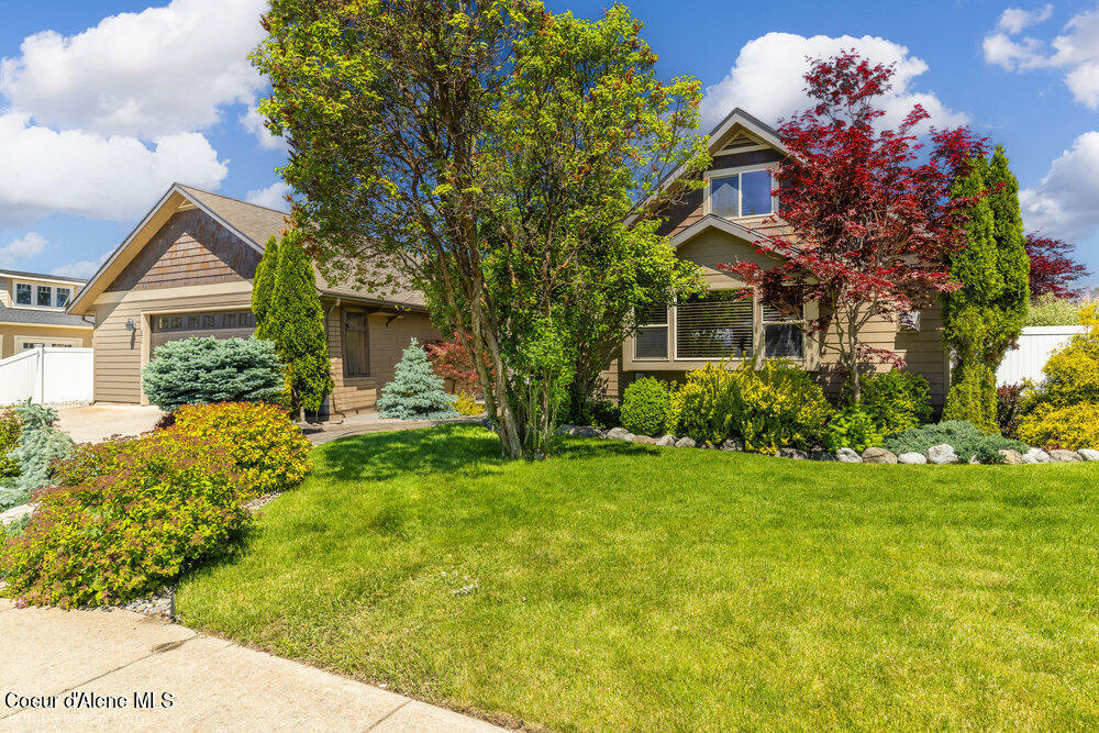 571 E CHESAPEAKE CT