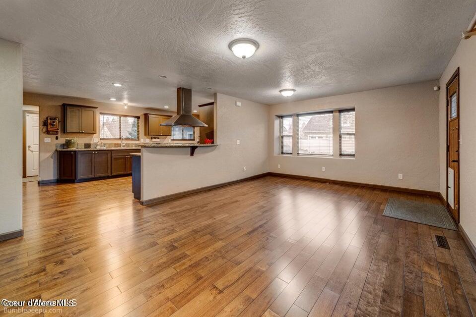571 E CHESAPEAKE CT