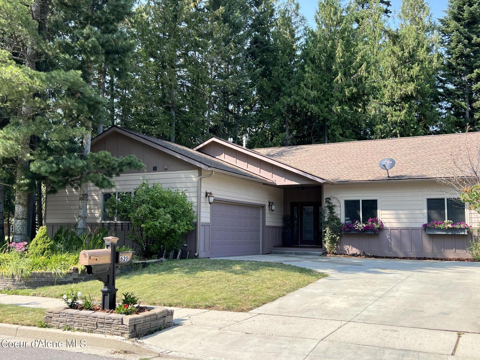 620 Jenny Ln