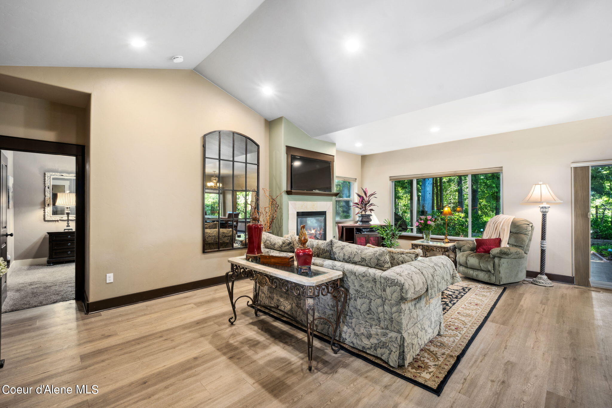 620 Jenny Ln