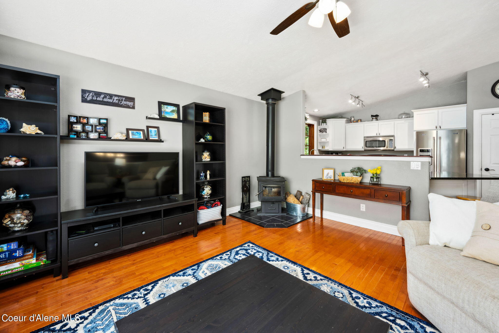 8657 N CLARKVIEW PL