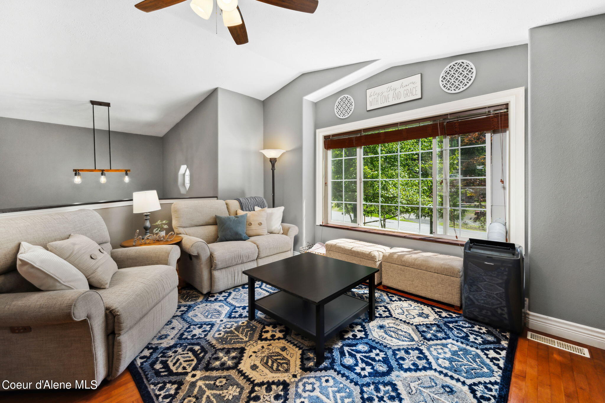 8657 N CLARKVIEW PL