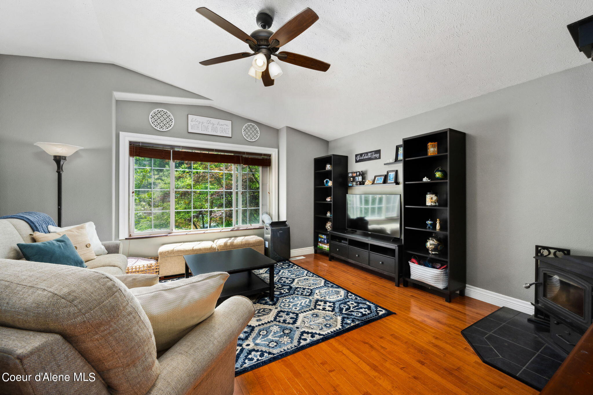 8657 N CLARKVIEW PL