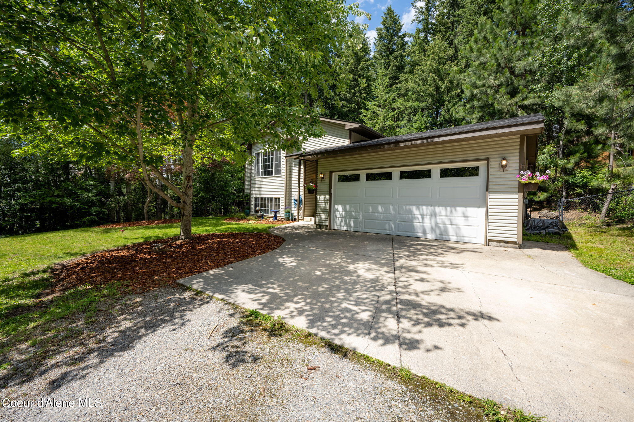 8657 N CLARKVIEW PL