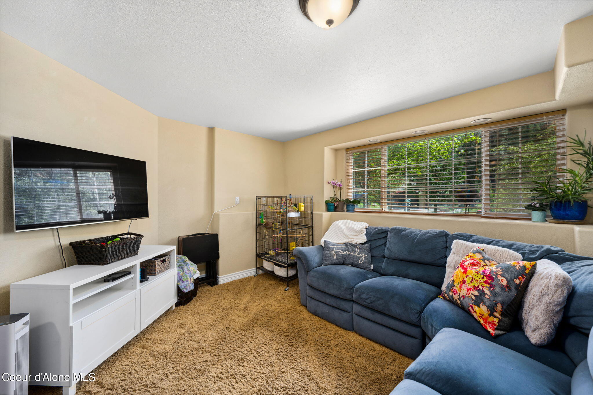 8657 N CLARKVIEW PL