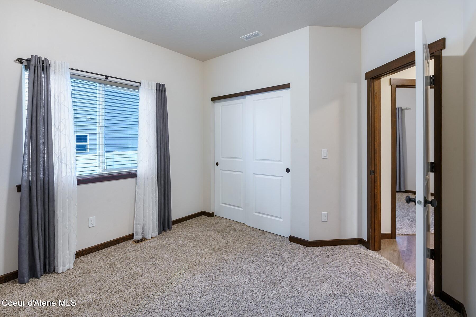 1185 W Wheatland Ave