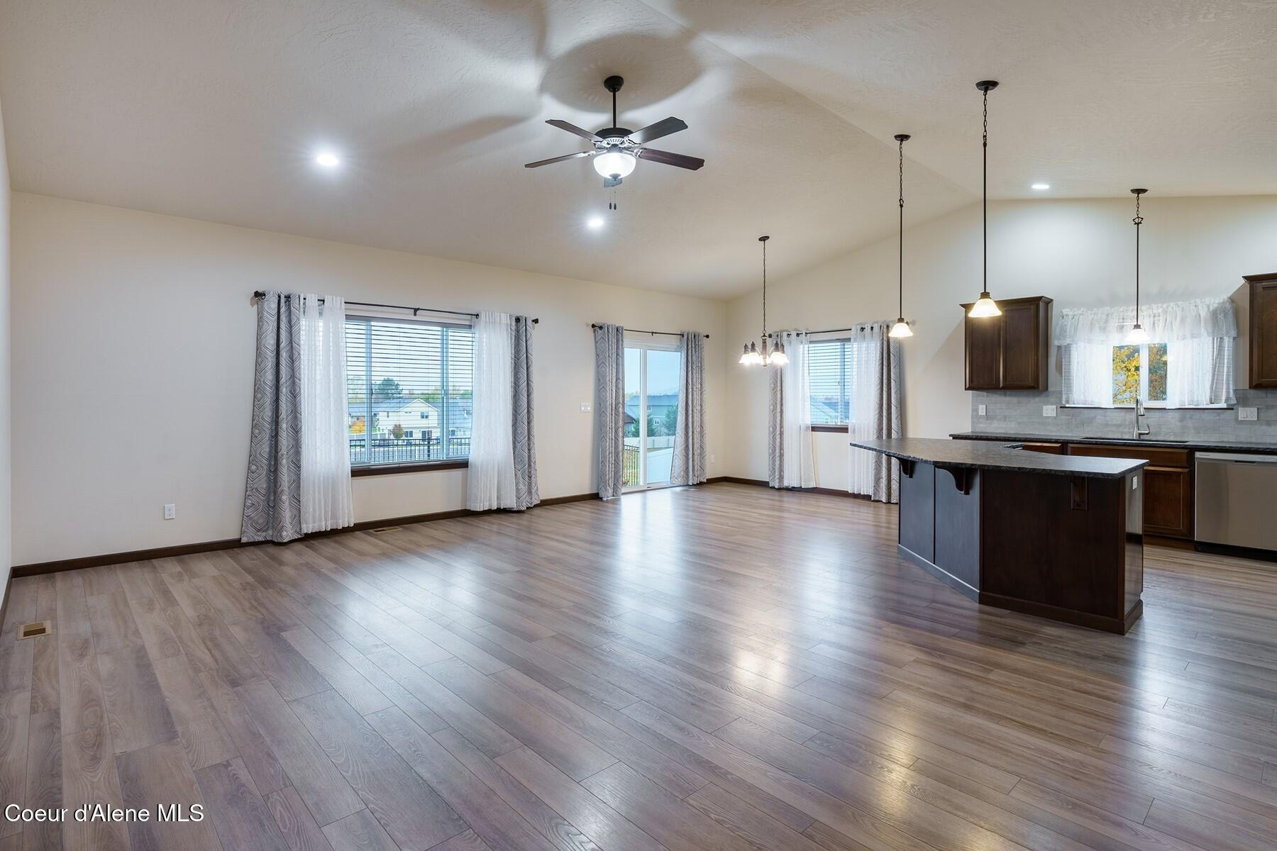 1185 W Wheatland Ave