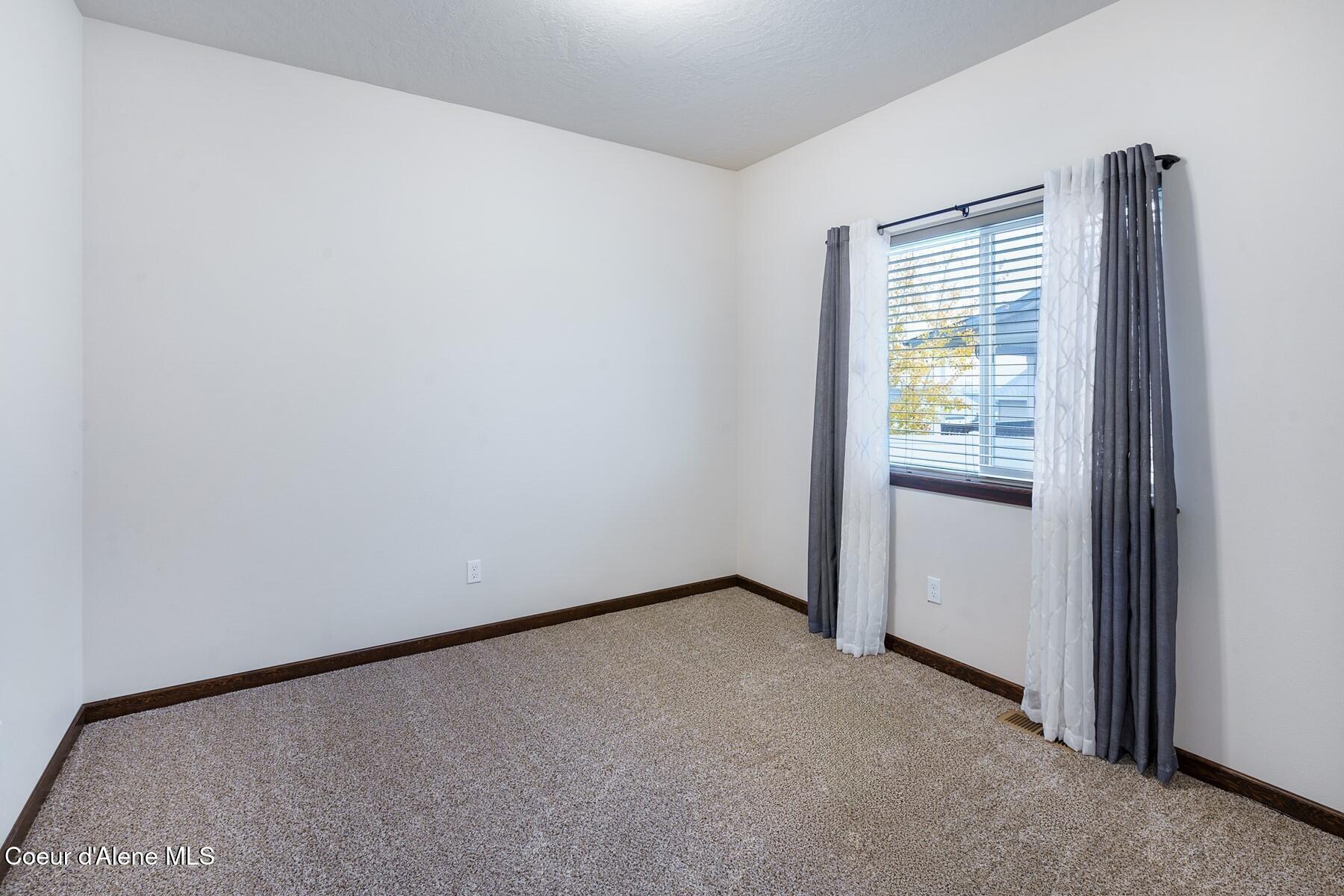 1185 W Wheatland Ave