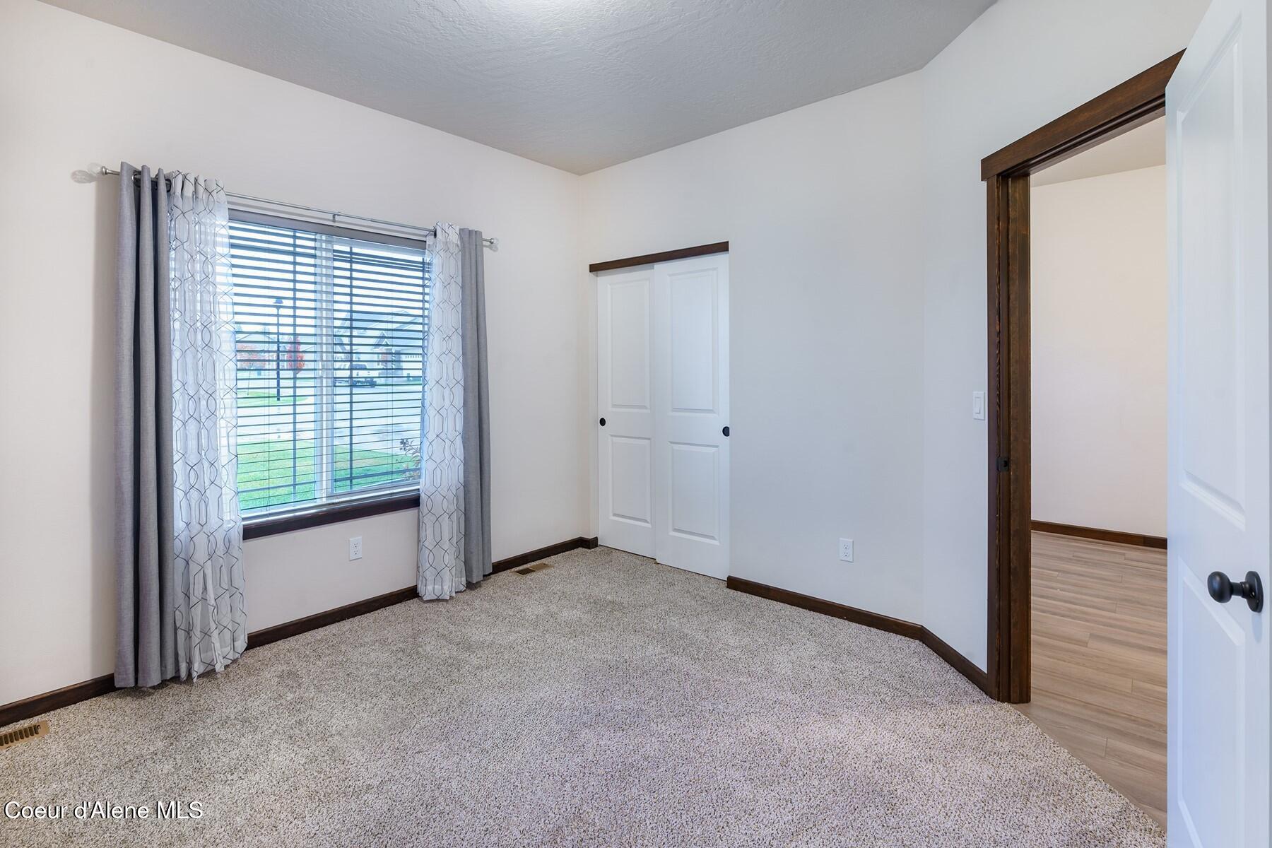 1185 W Wheatland Ave