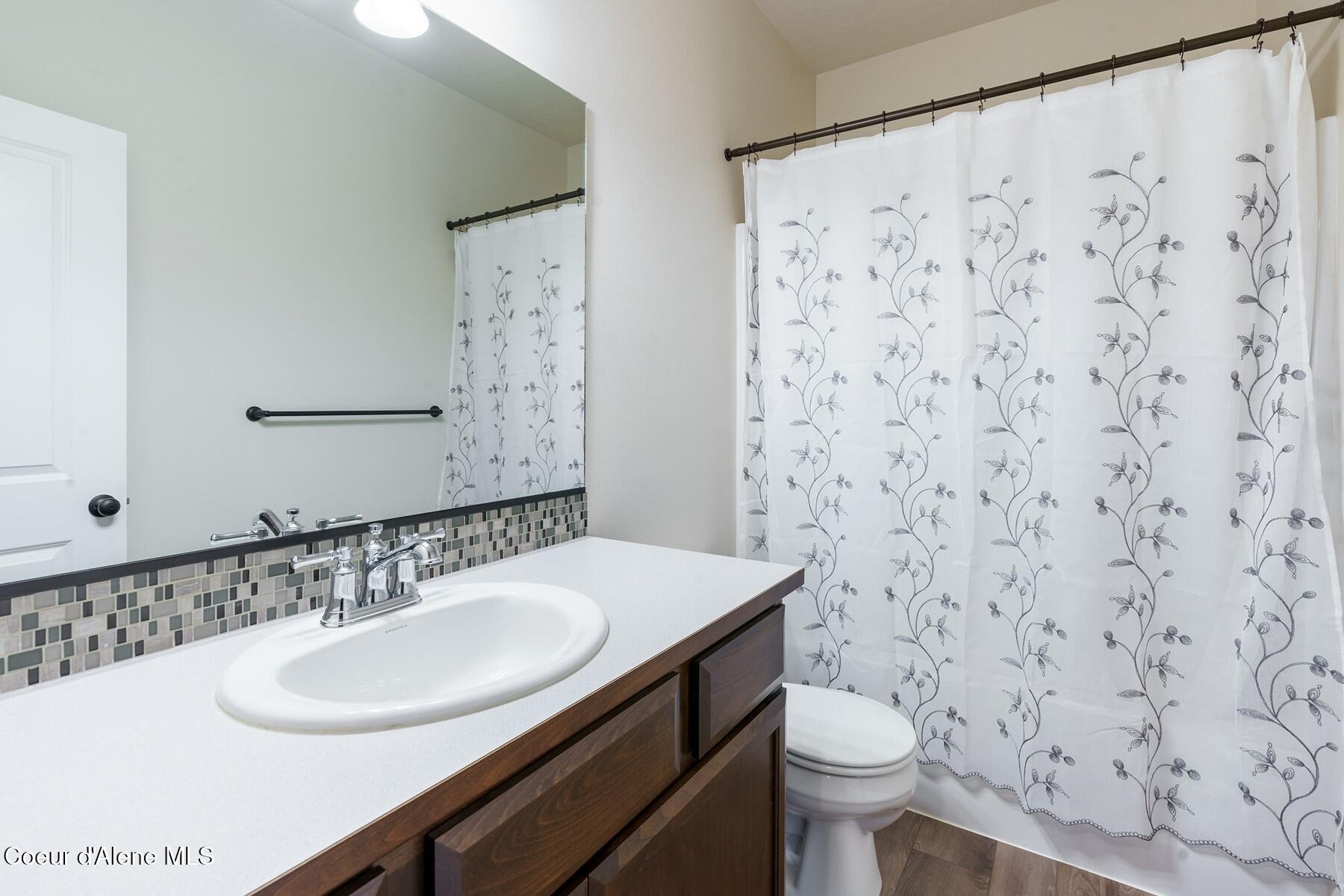 1185 W Wheatland Ave