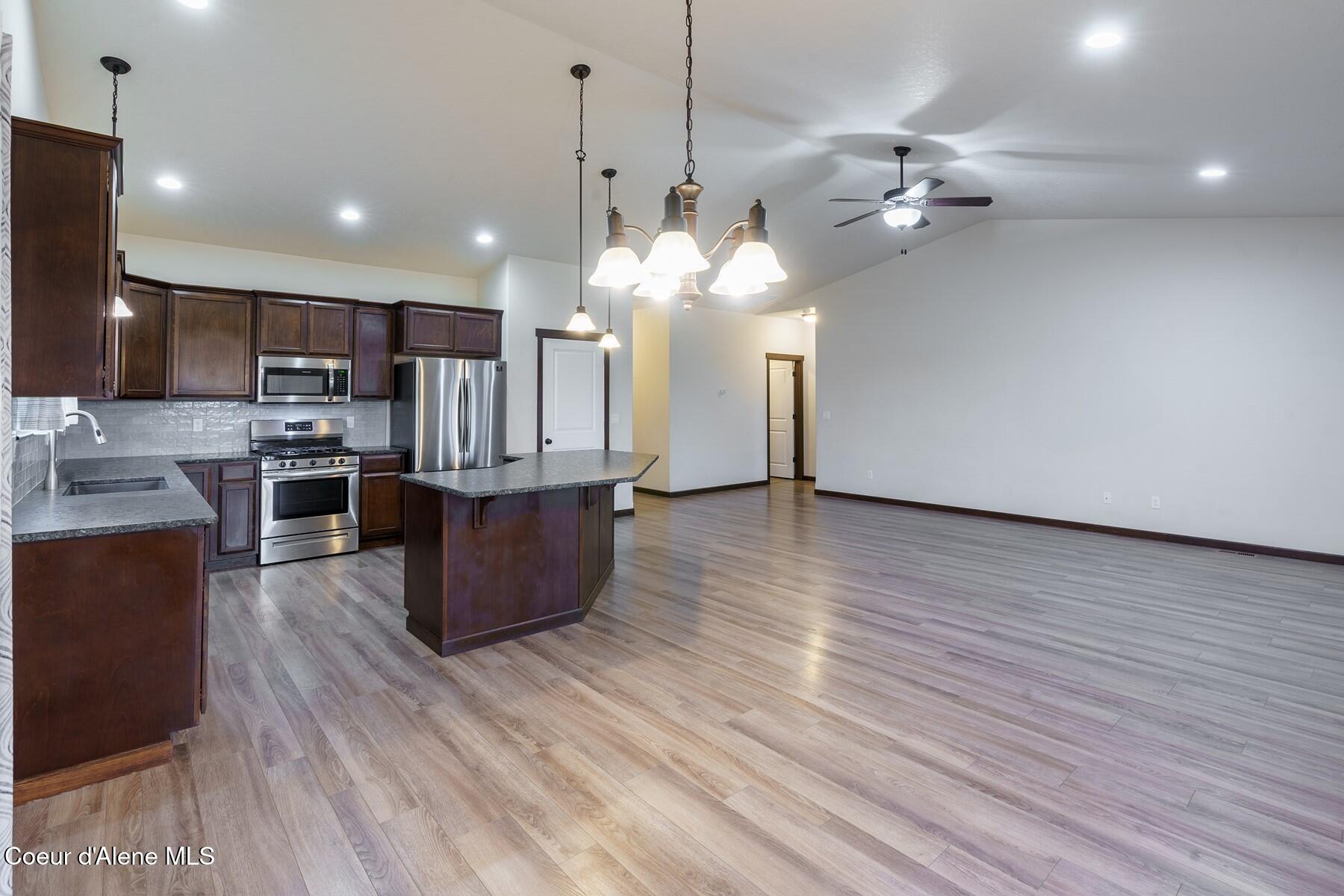 1185 W Wheatland Ave