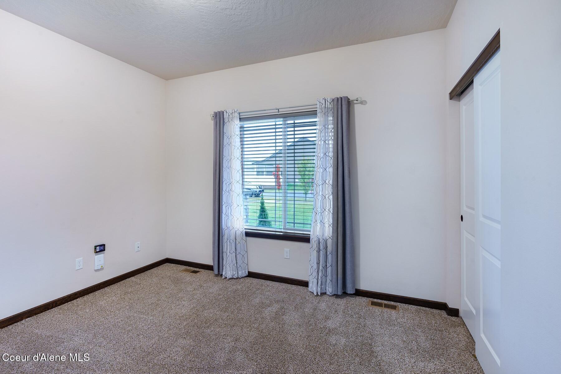 1185 W Wheatland Ave