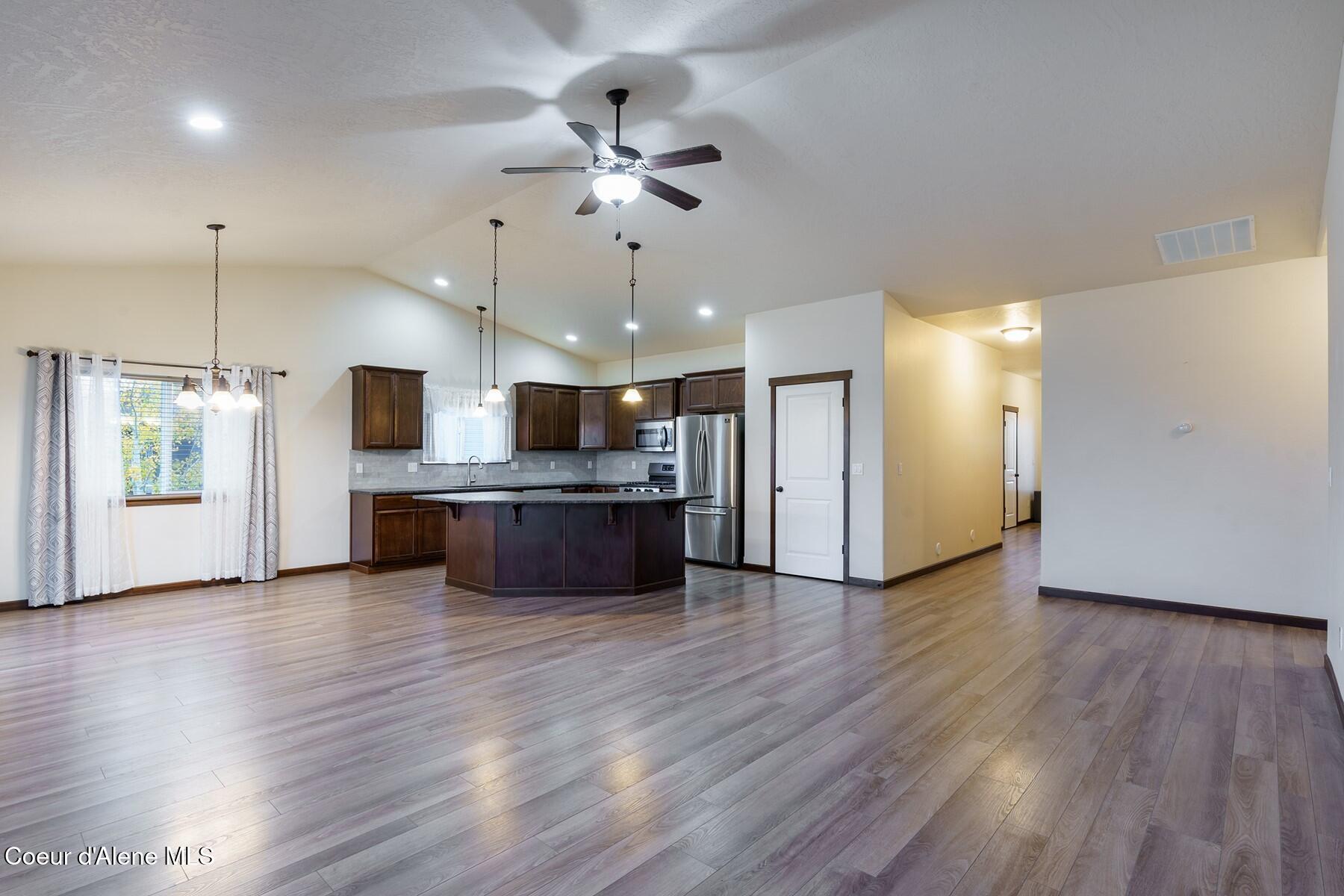 1185 W Wheatland Ave