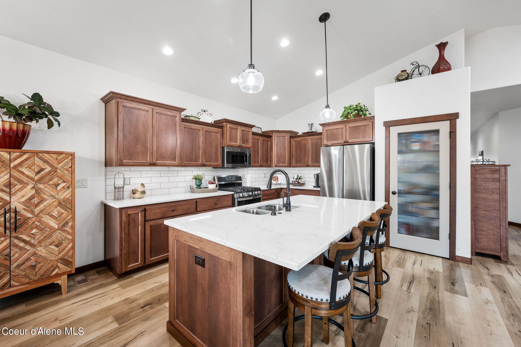 3133 N KIERNAN DR