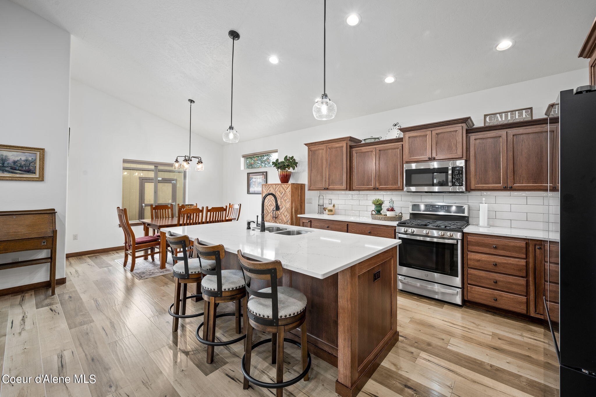 3133 N KIERNAN DR