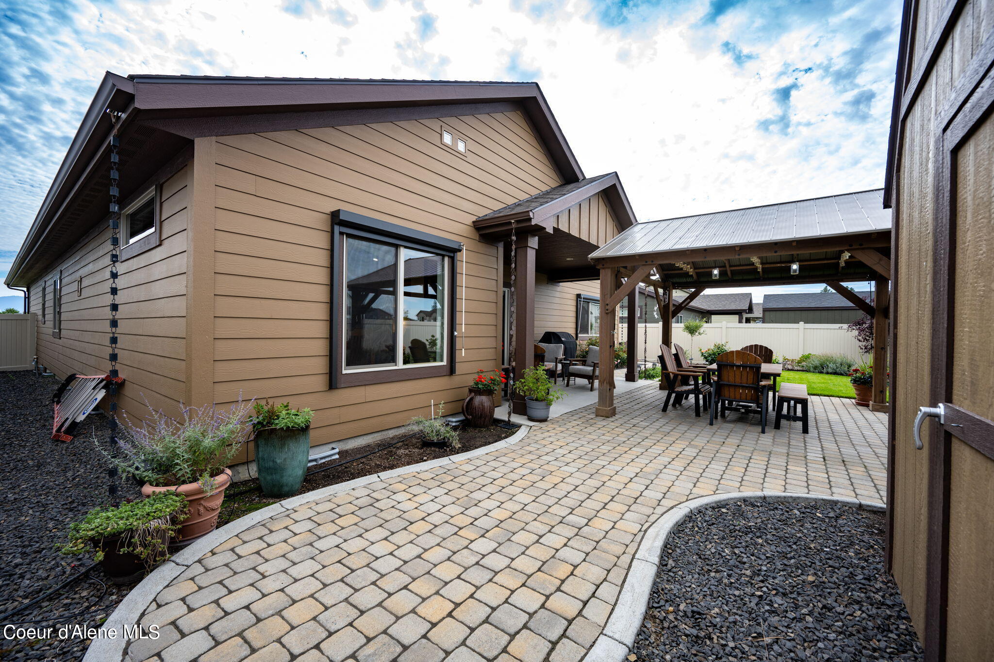 3133 N KIERNAN DR