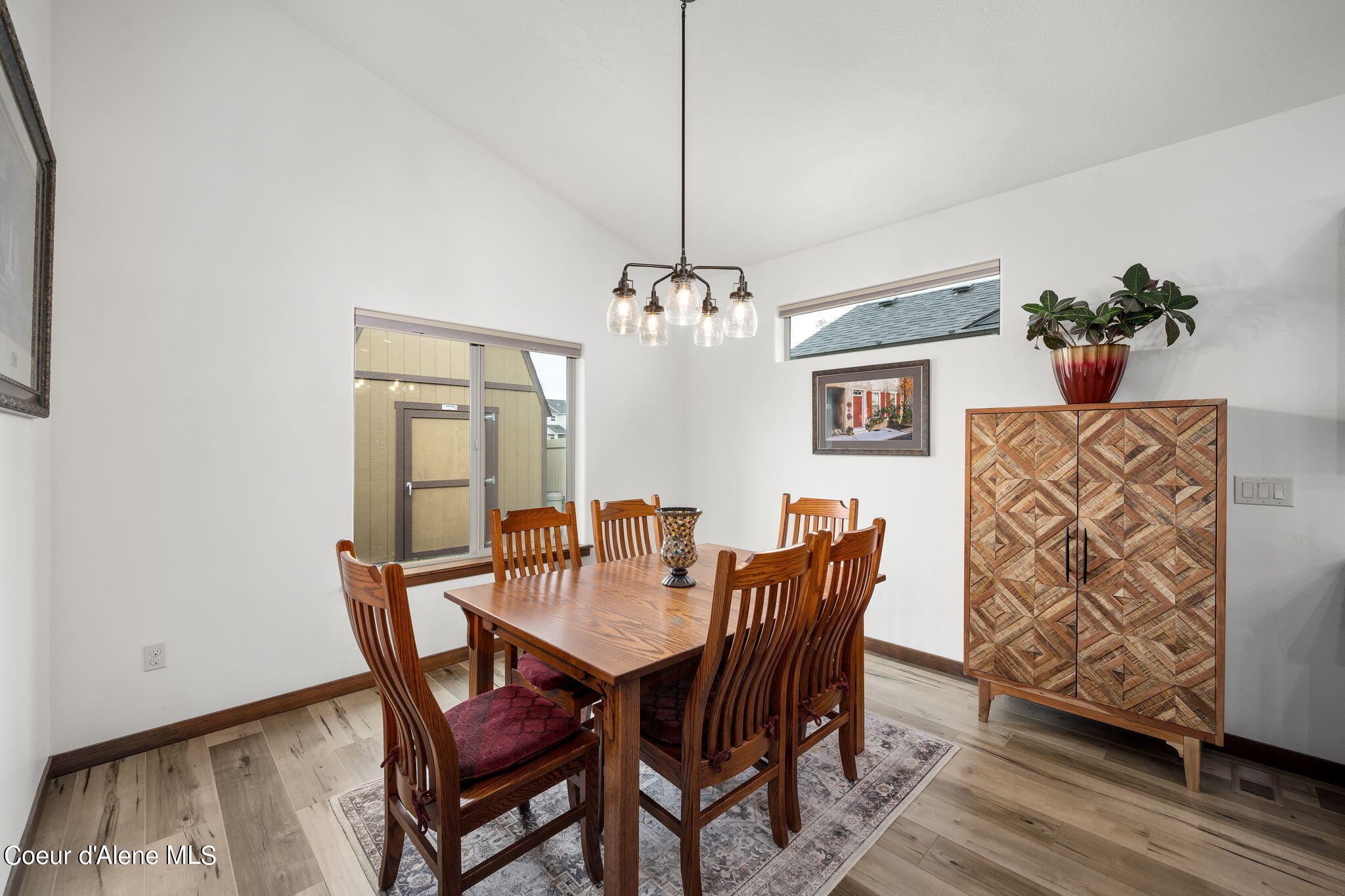 3133 N KIERNAN DR