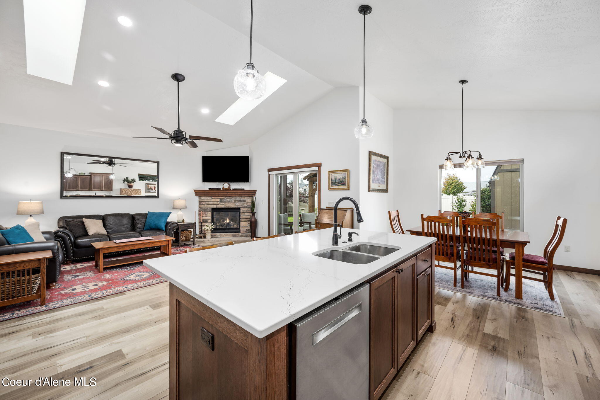 3133 N KIERNAN DR